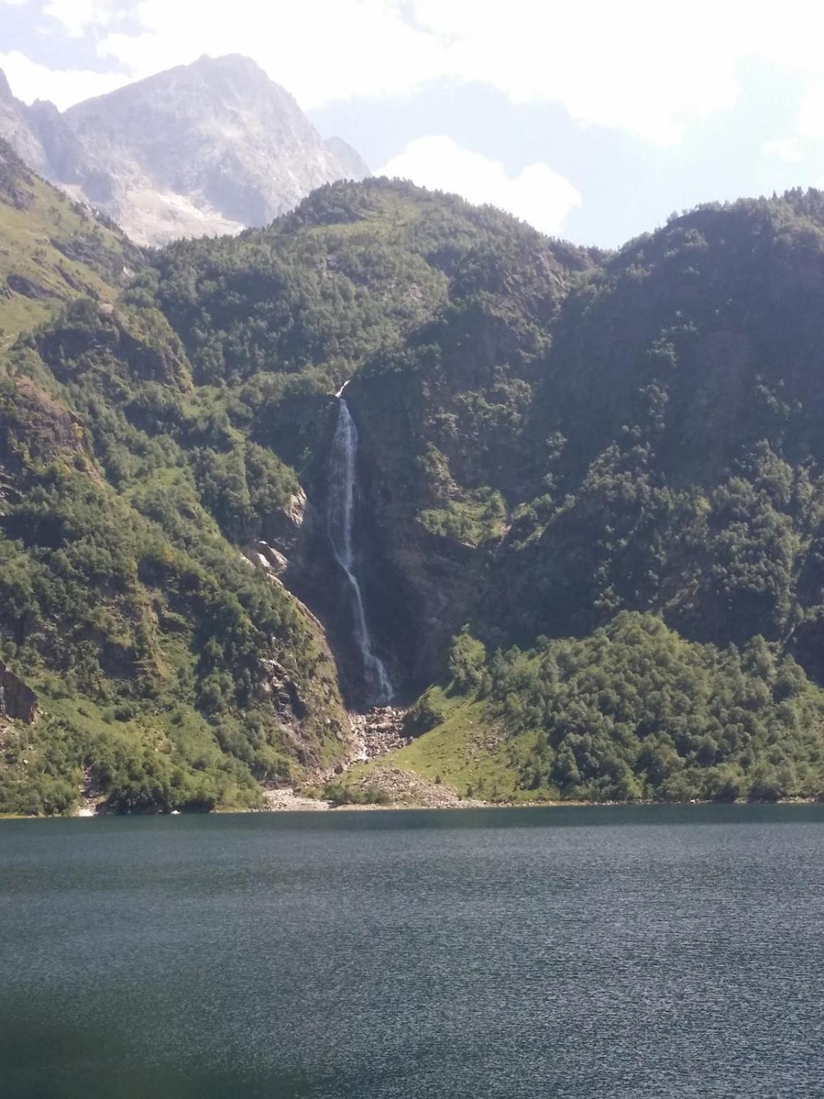 Appartement T2 4 Personnes Wifi Et Climatisation Bagneres-de-Luchon Exterior foto